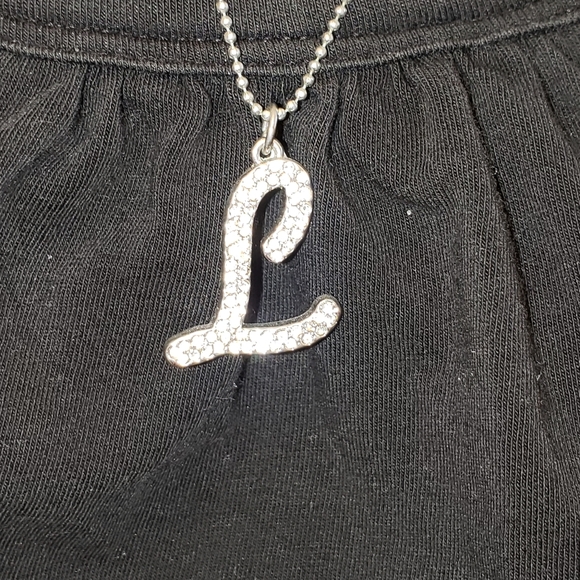 "L" initial rhinestone pendant. NY & Company, EUC - Picture 2 of 11